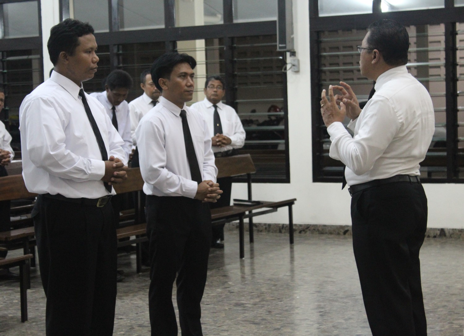 Priester dan Diaken Yang ditahbiskan untuk sidang Gombong